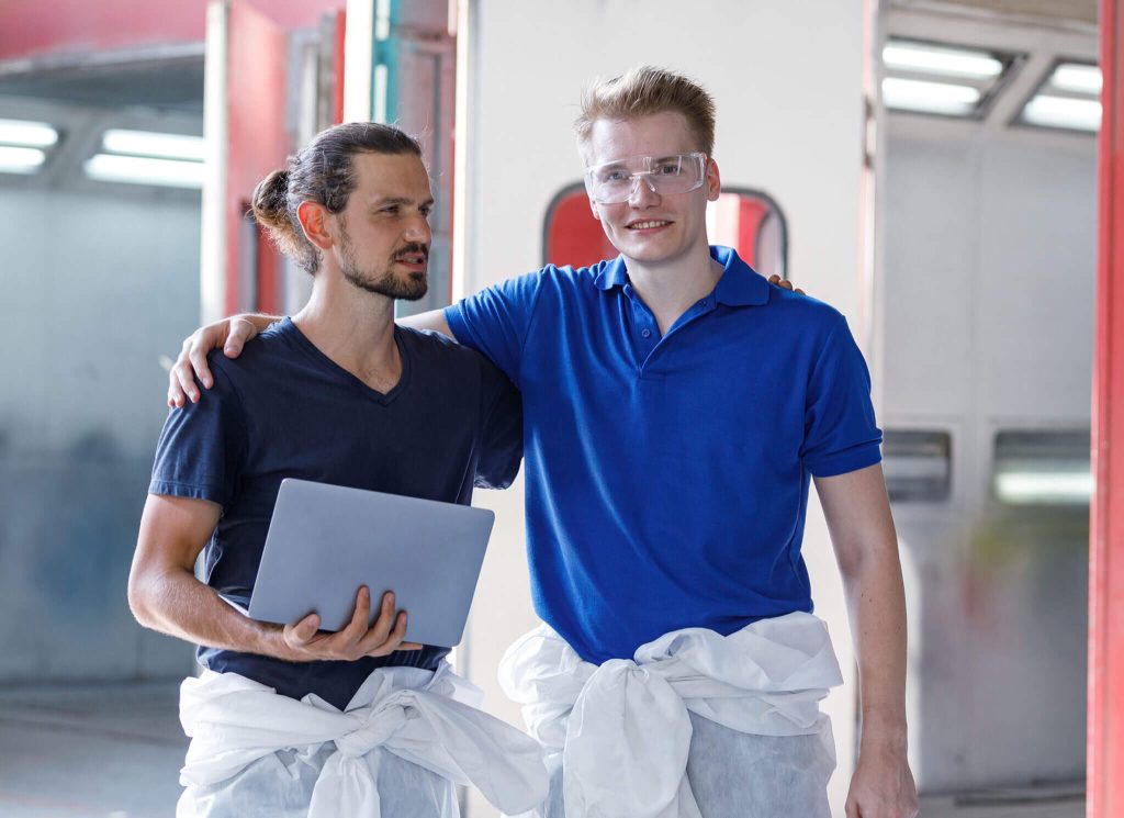 Un salarié en situation de handicap au travail, illustrant l'importance de la reconnaissance de la RQTH pour l’insertion et le maintien en emploi.